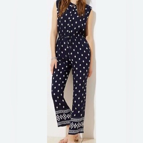 Loft Women’s Navy Jumpsuit - Beautiful Design, Stylish, Lagonlook, minimalist - Picture 1 of 8